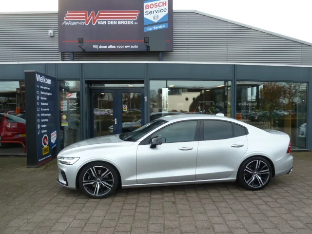 Volvo S60 (2020) — foto 1