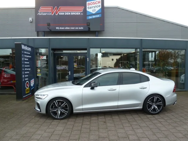 Volvo S60 (2020) — foto 1