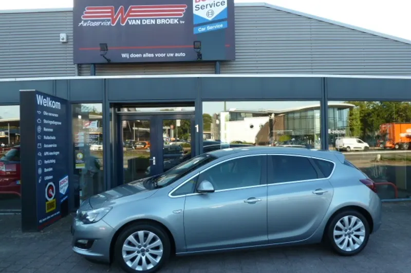 Opel Astra (2014)