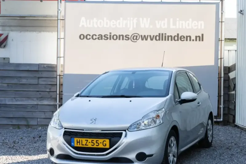 Peugeot 208 (2015)
