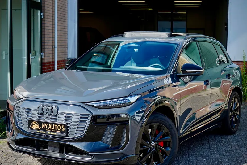 Audi Q6 e-tron (2025)