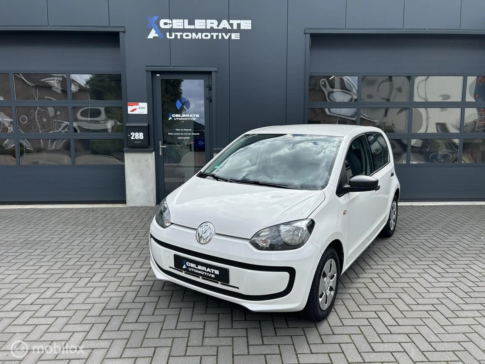 Volkswagen Up! (2013) — foto 1
