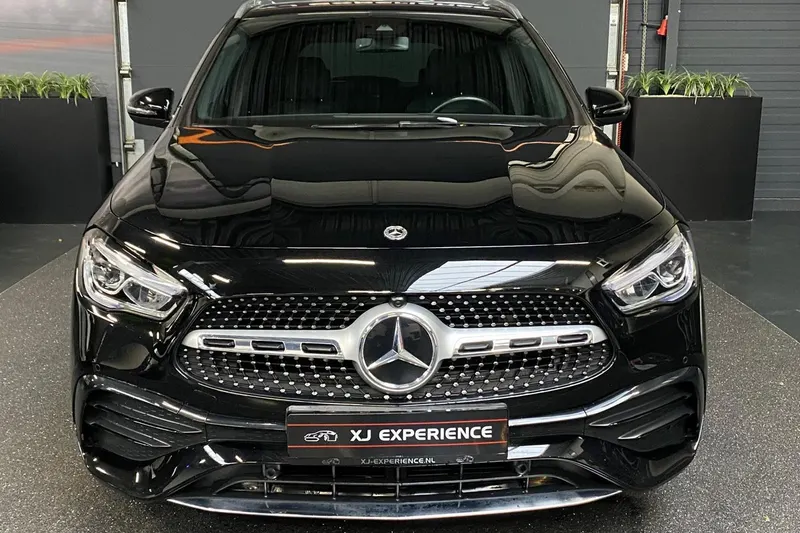 Mercedes-Benz GLA (2022)