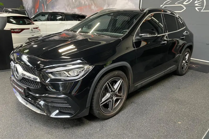 Mercedes-Benz GLA (2022)