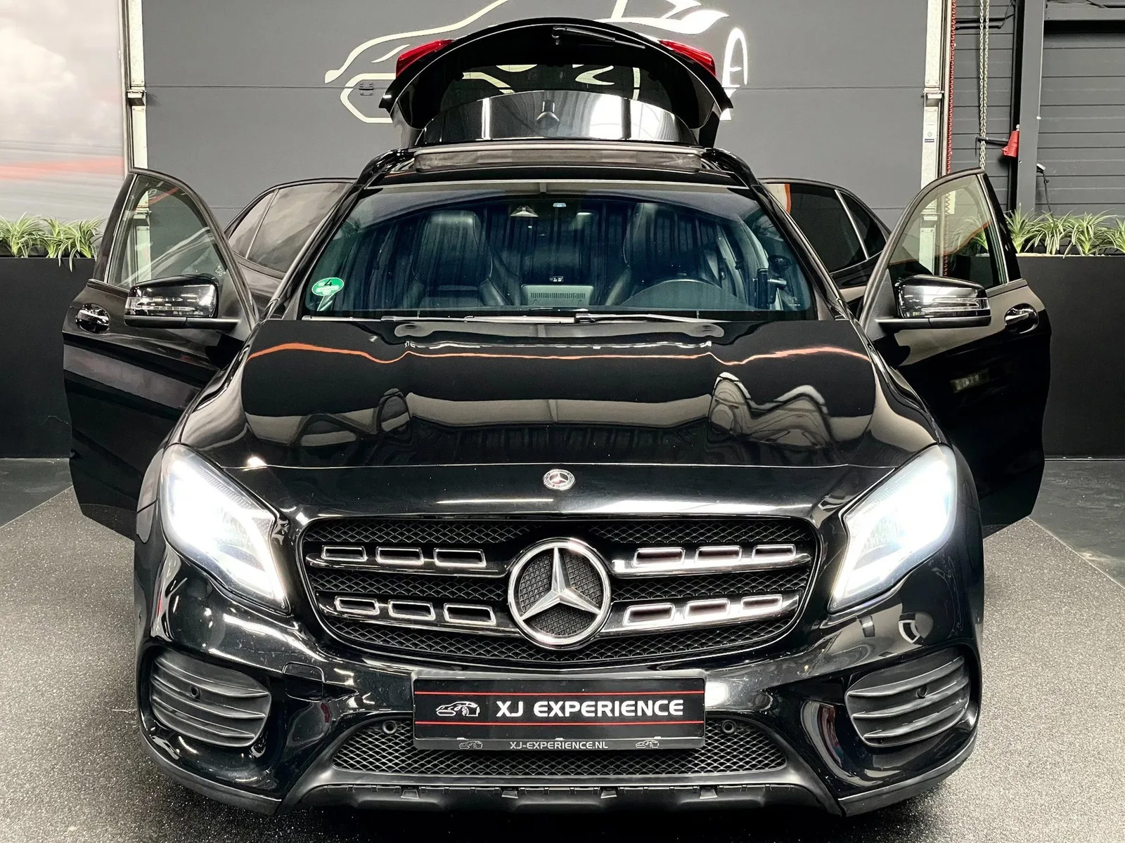 Mercedes-Benz GLA (2018) — foto 1