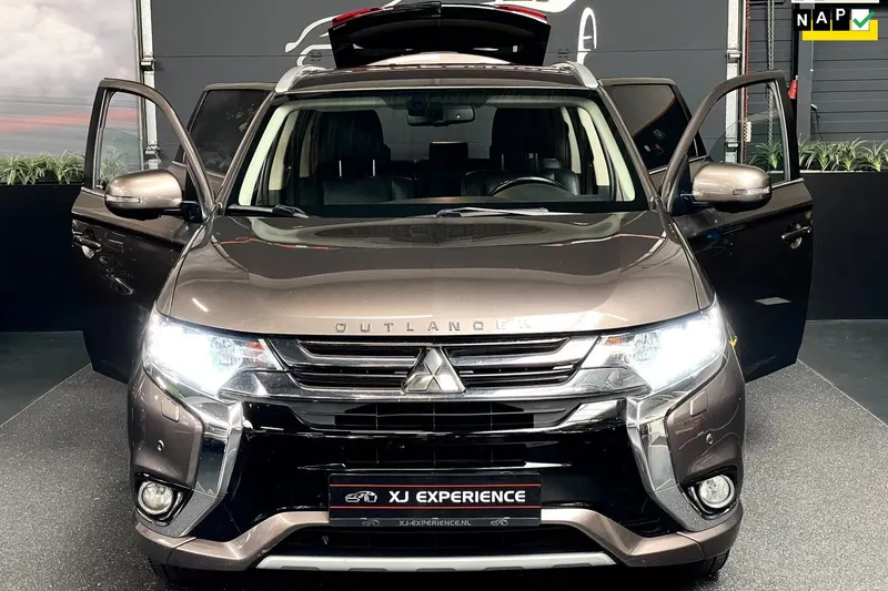 Mitsubishi Outlander (2015)