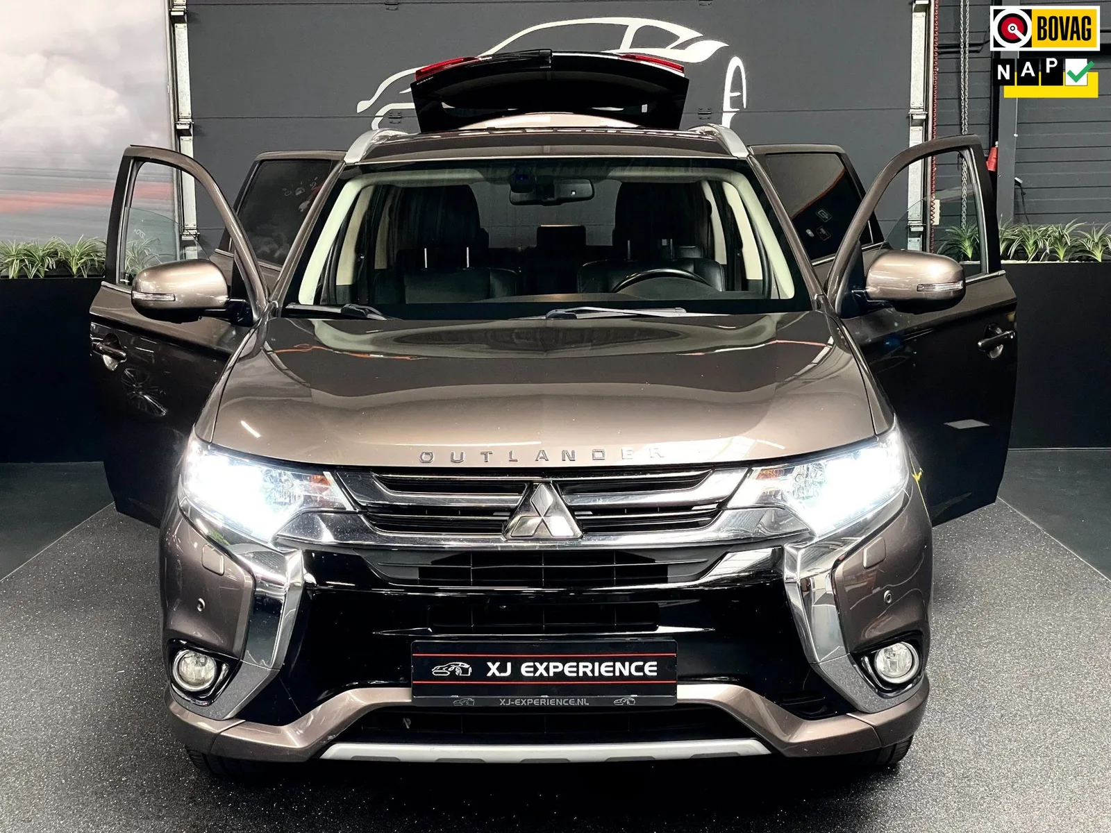 Mitsubishi Outlander (2015) — foto 1