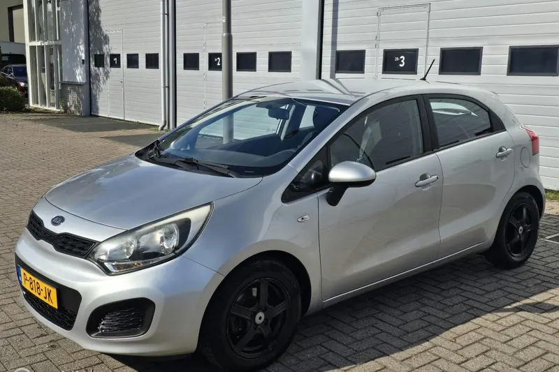 Kia Rio (2013)