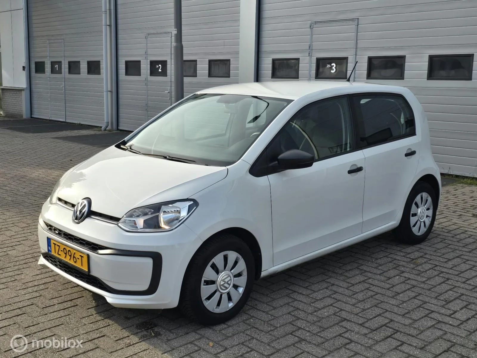 Volkswagen Up! (2018) — foto 1