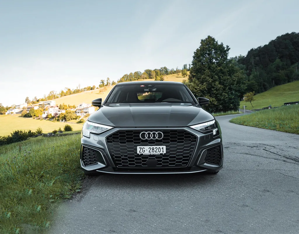 Audi A8 (2021) — foto 1