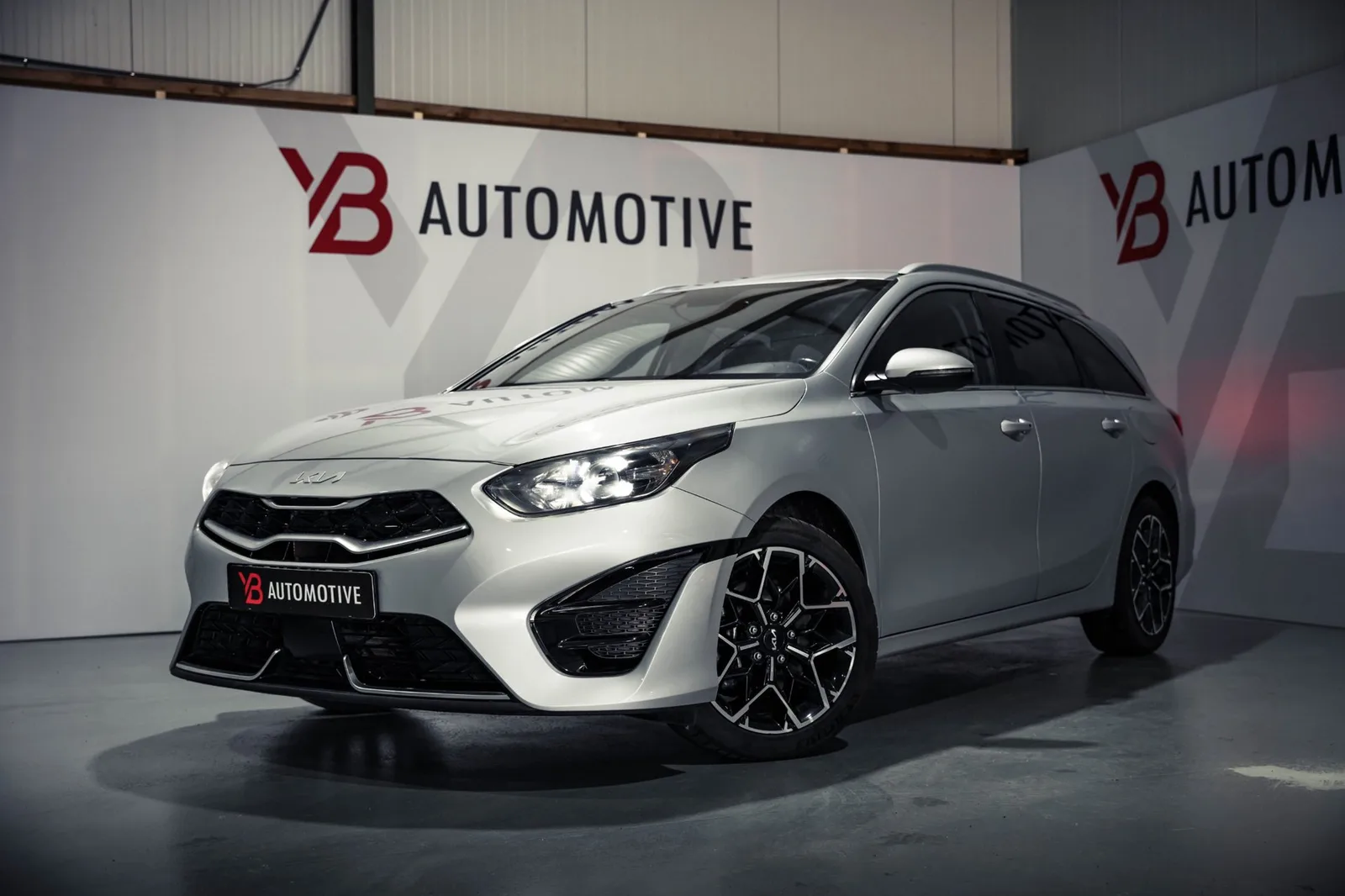 Kia Ceed Sportswagon (2022) — foto 1