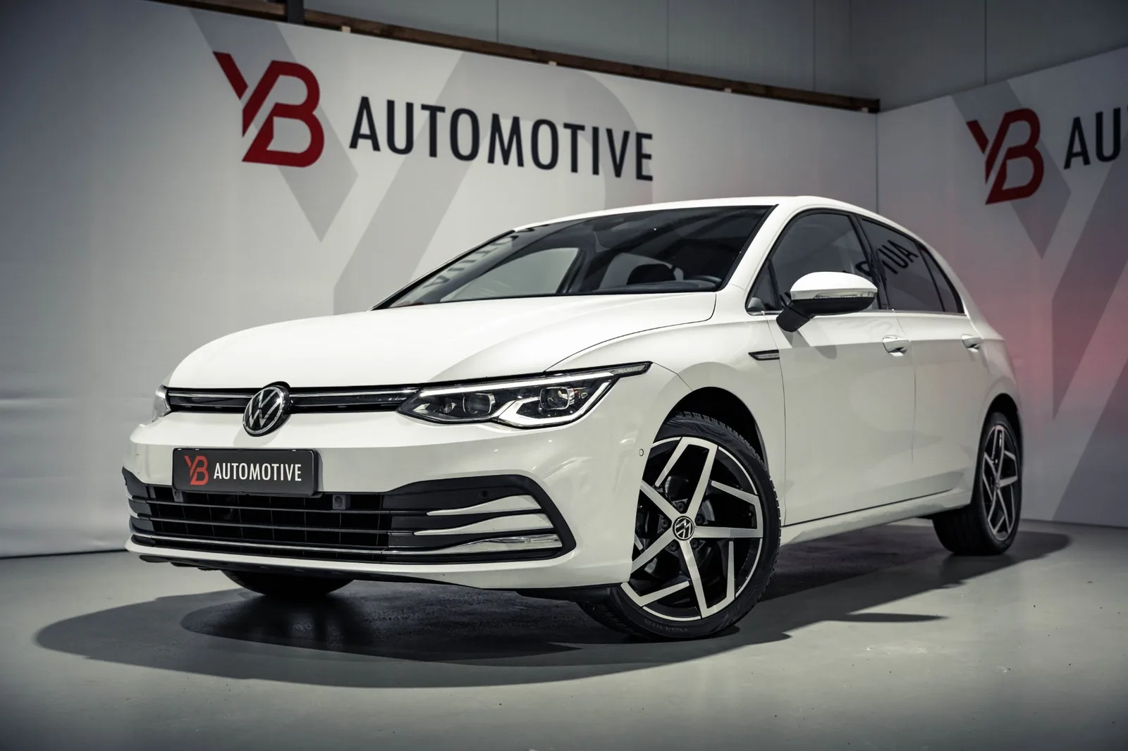 Volkswagen Golf (2020) — foto 1