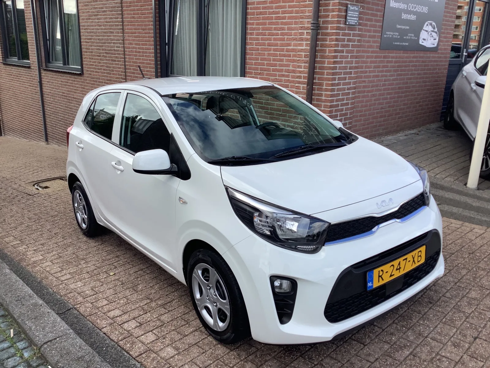 Kia Picanto (2022) — foto 1
