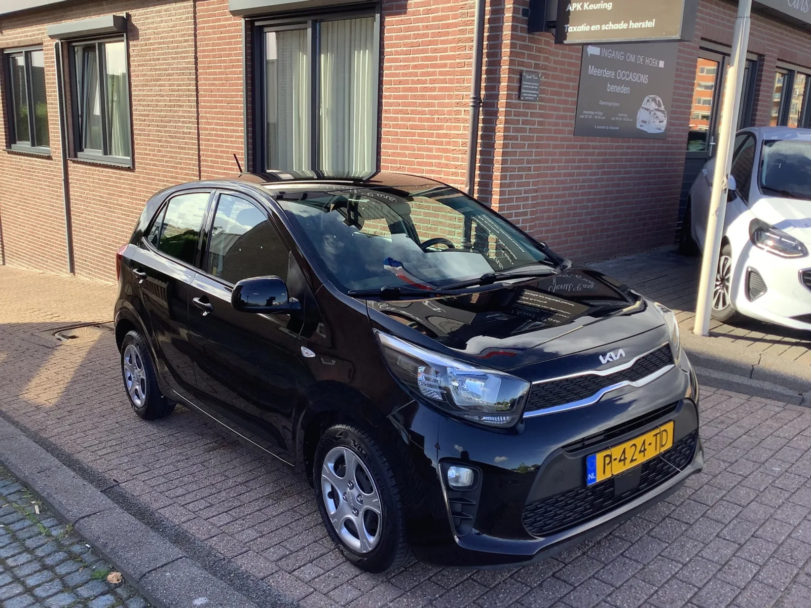 Kia Picanto (2022) — foto 1
