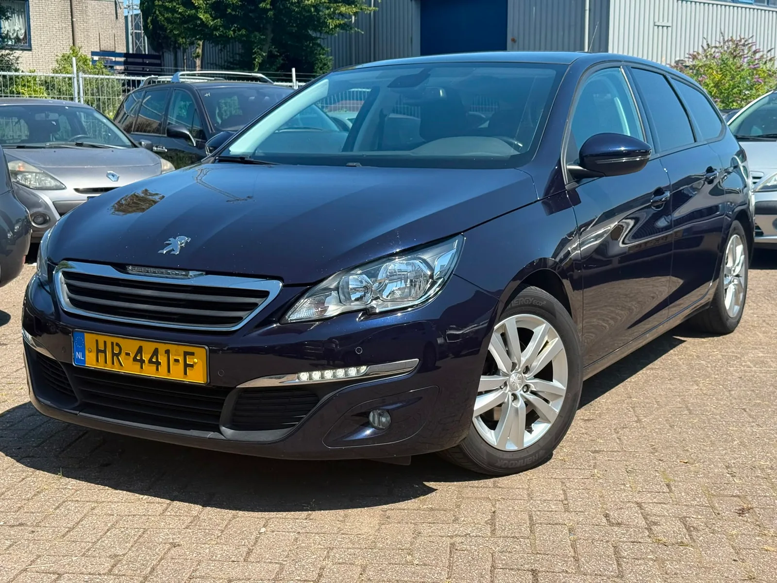 Peugeot 308 (2015) — foto 1