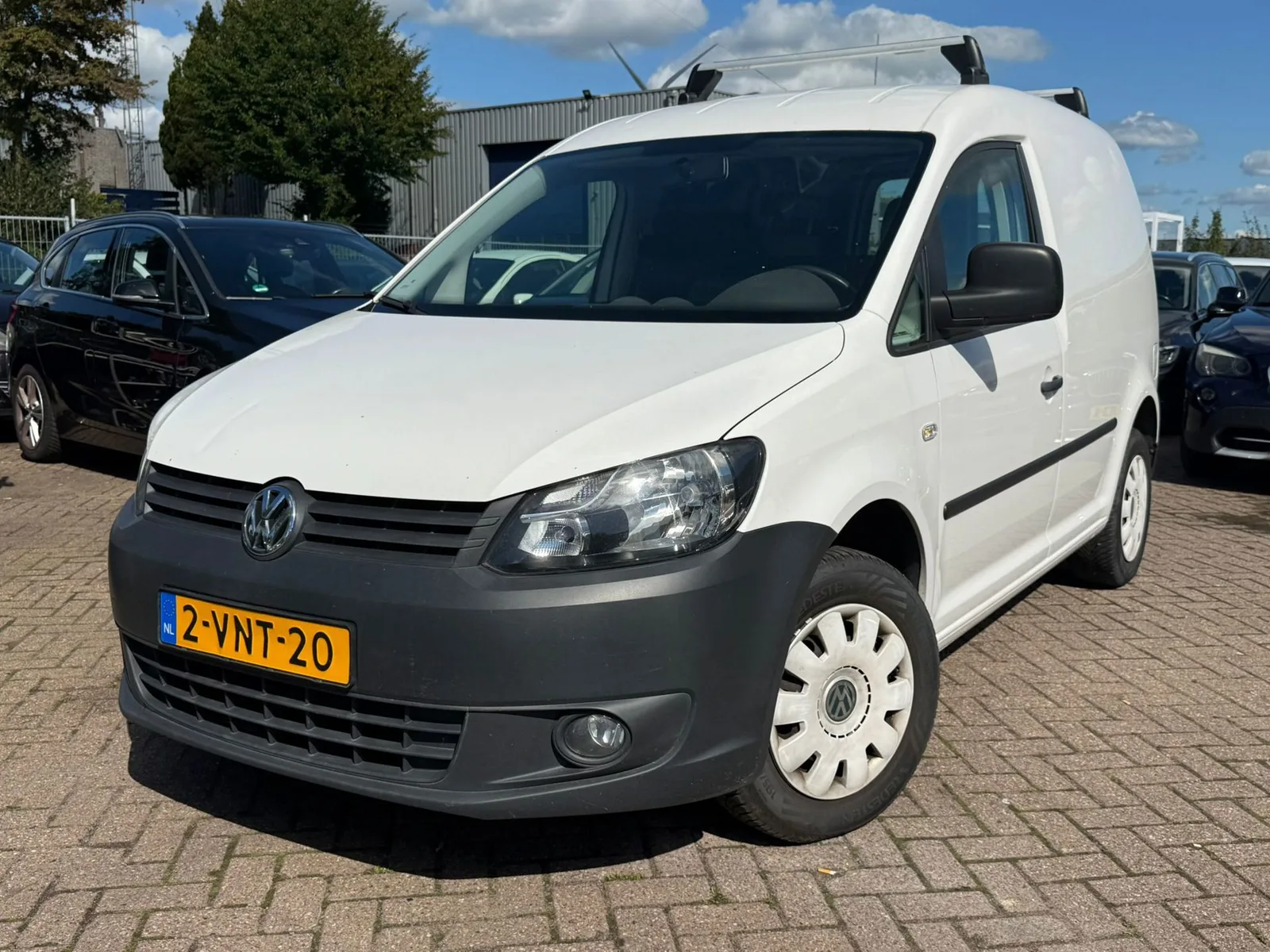 Volkswagen Caddy (2011) — foto 1