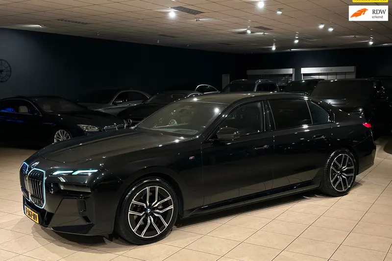 BMW i7 (2023)