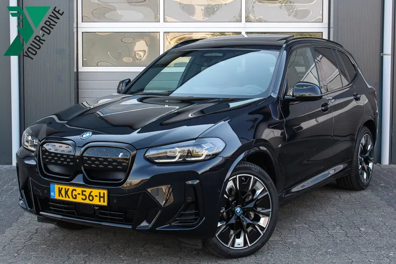 BMW iX3 (2023)