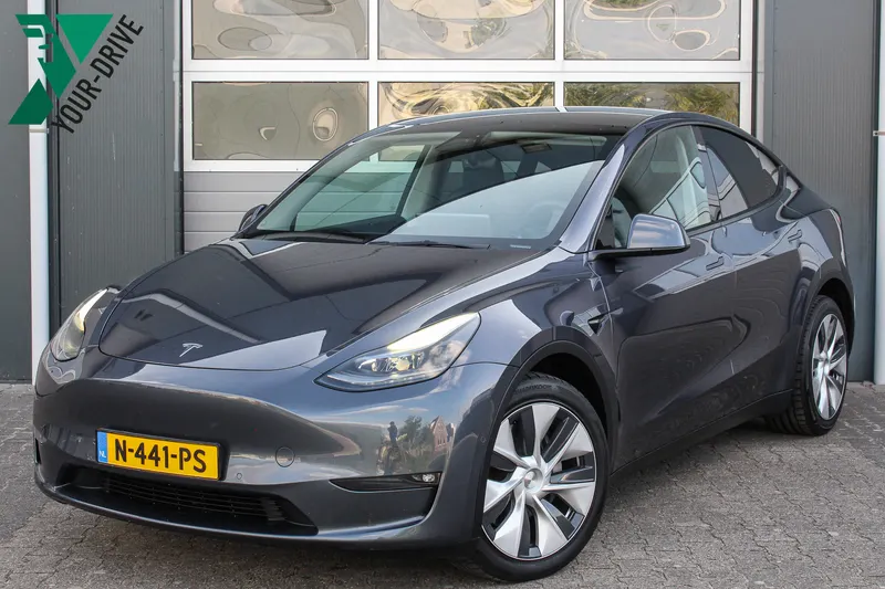 Tesla Model Y (2021)