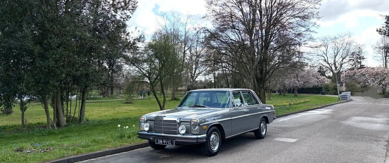 Mercedes-Benz 200-Serie (1971) — foto 1