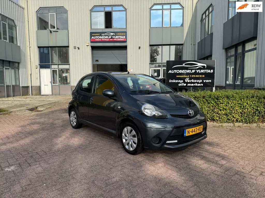 Toyota Aygo (2013) — foto 1