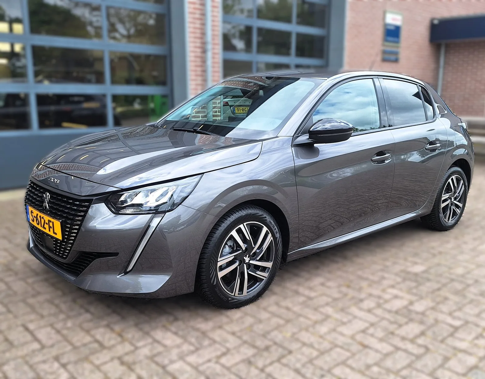 Peugeot 208 (2023) — foto 1