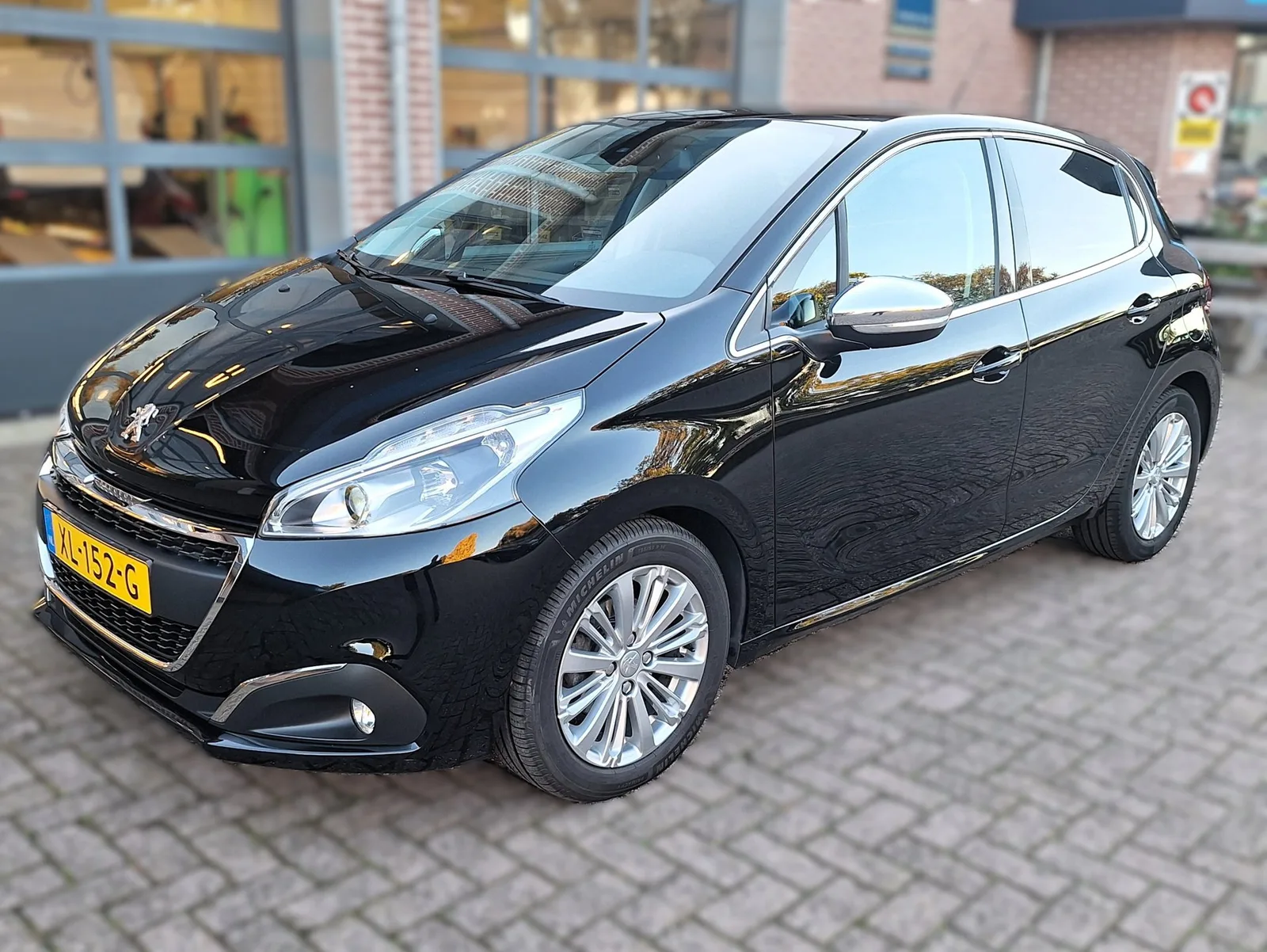 Peugeot 208 (2019) — foto 1
