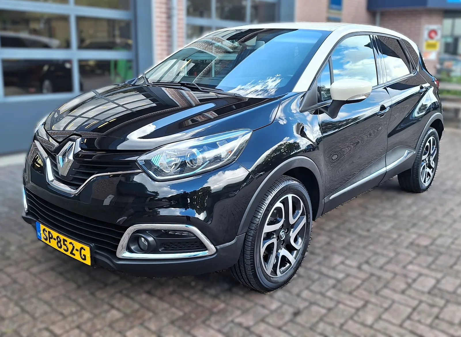 Renault Captur (2017) — foto 1