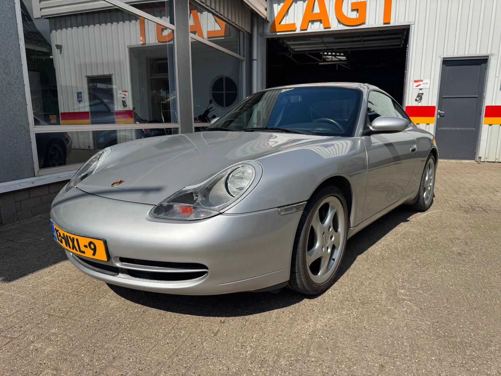 Porsche 911 (2001) — foto 1