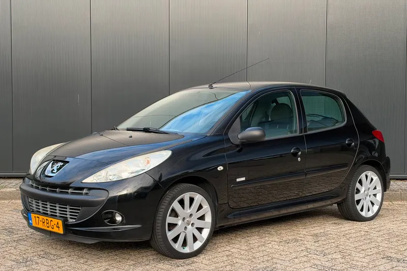 Peugeot 206+ (2011)