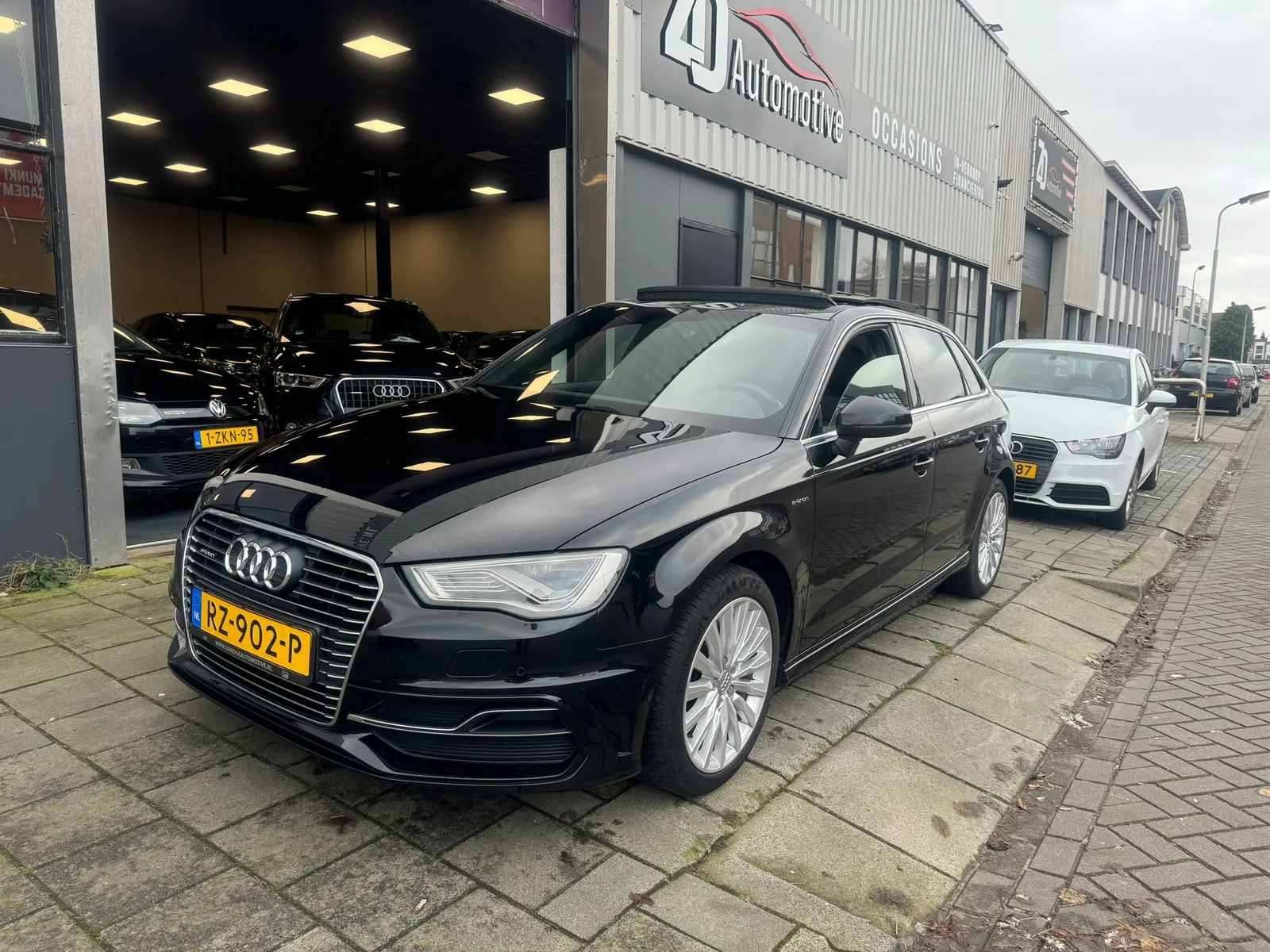 Audi A3 (2015) — foto 1