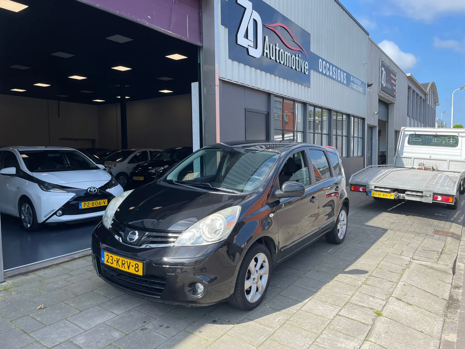 Nissan Note (2010) — foto 1