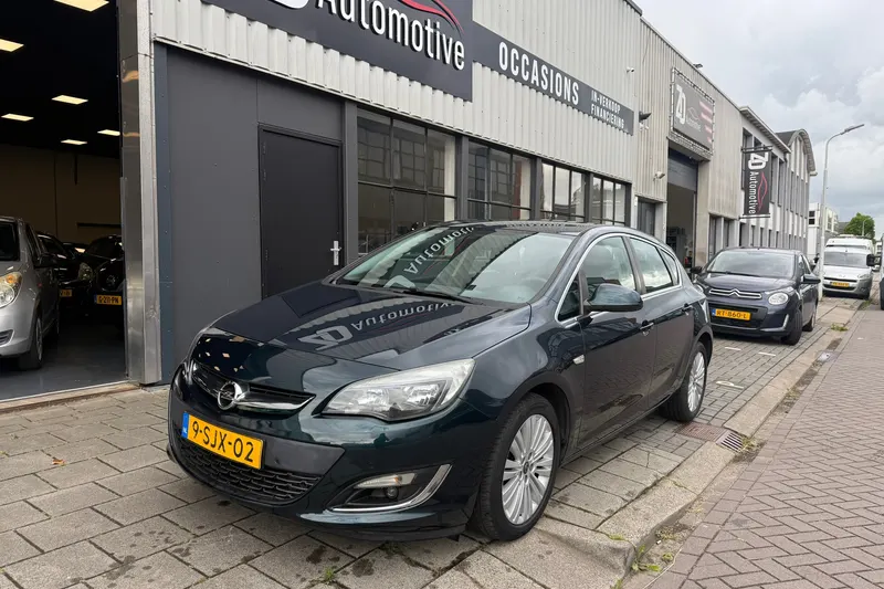 Opel Astra (2013)