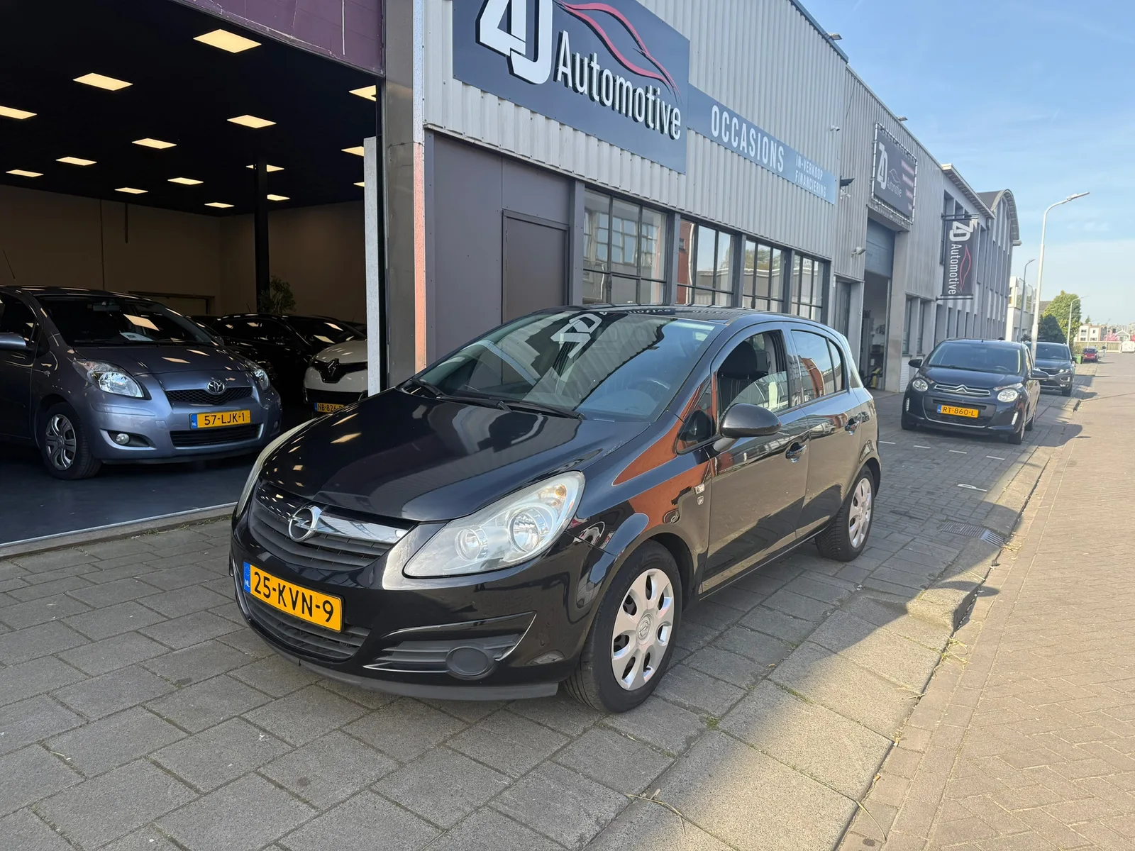 Opel Corsa (2010) — foto 1