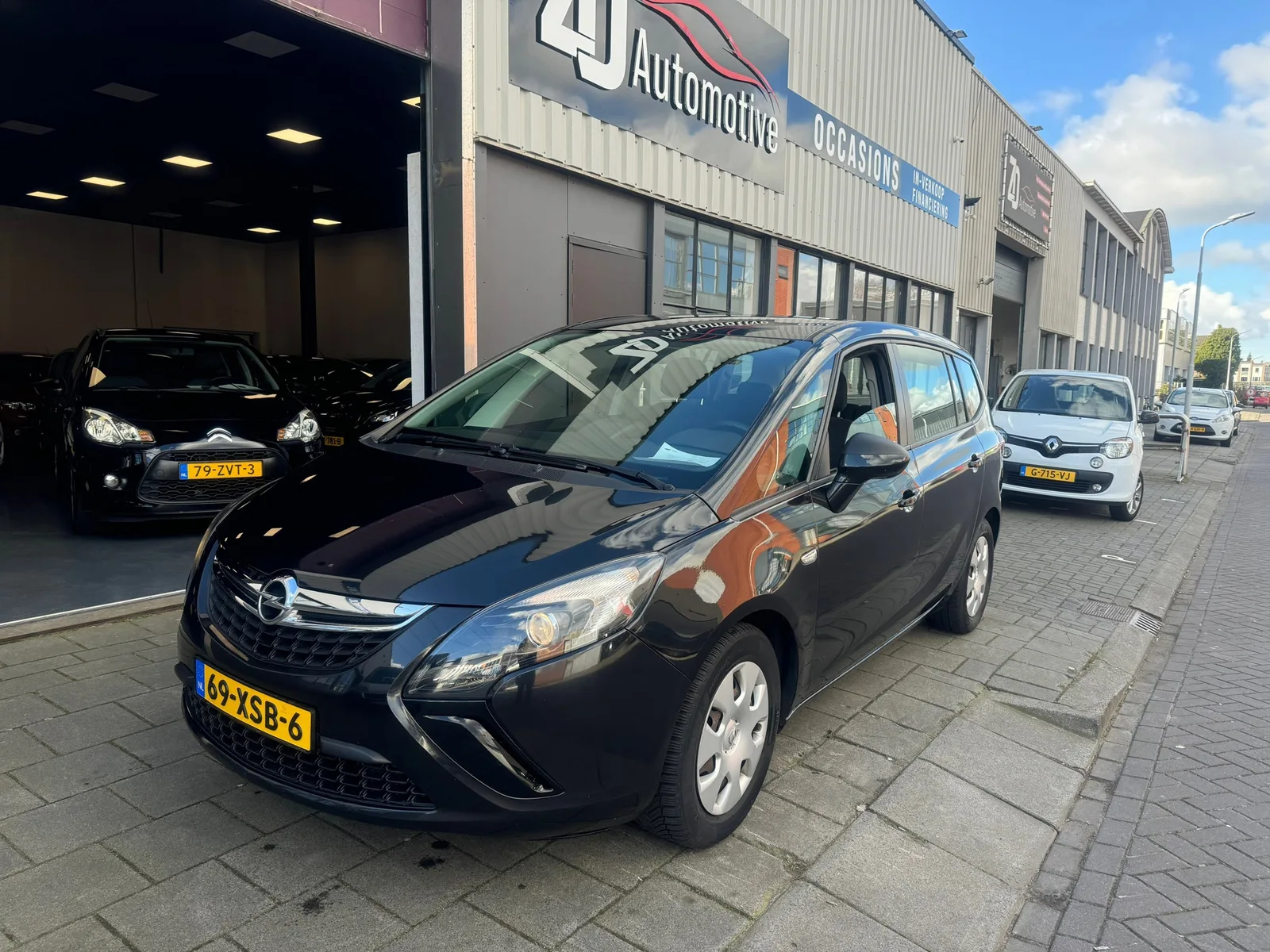 Opel Zafira Tourer (2012) — foto 1