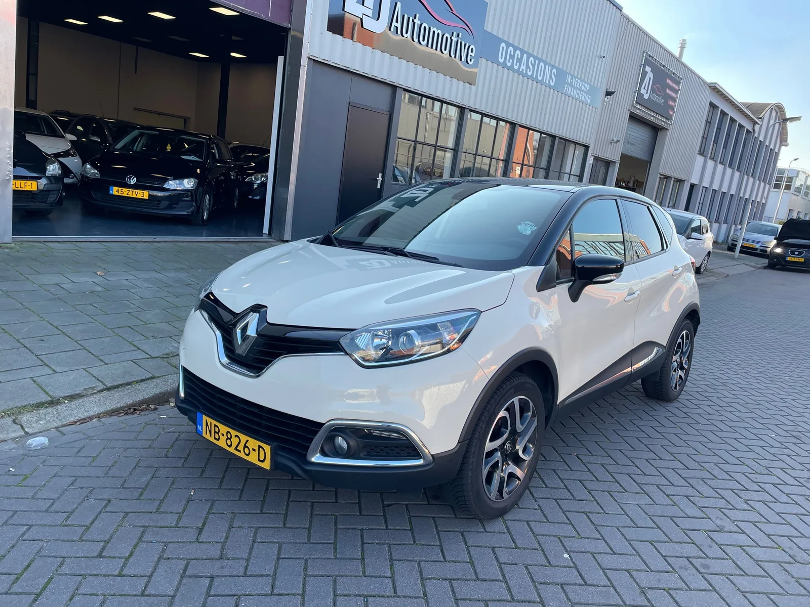 Renault Captur (2017) — foto 1