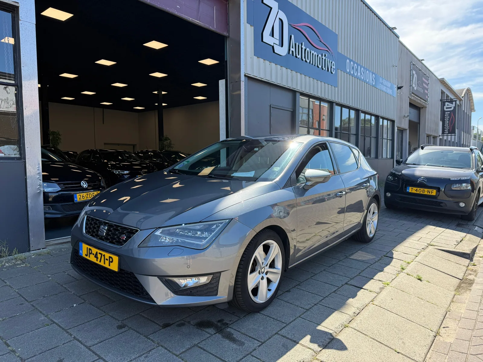 SEAT Leon (2015) — foto 1