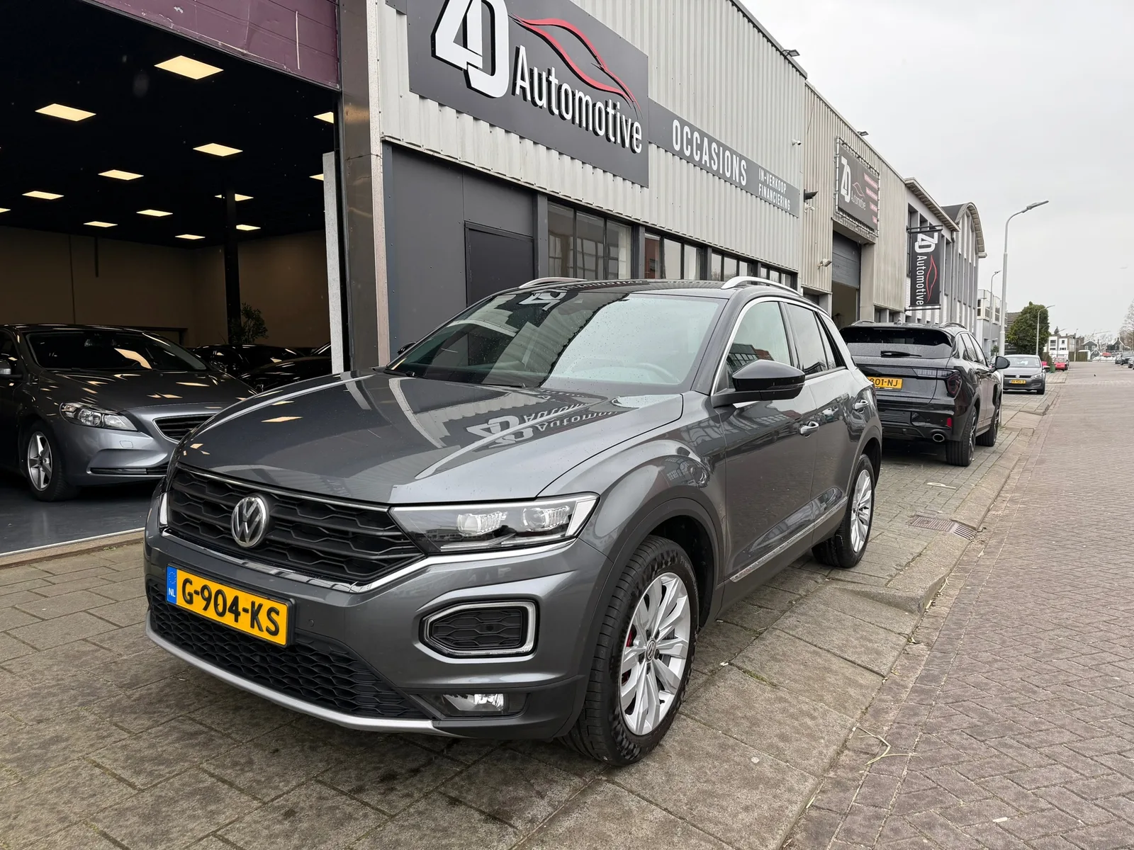 Volkswagen T-Roc (2019) — foto 1