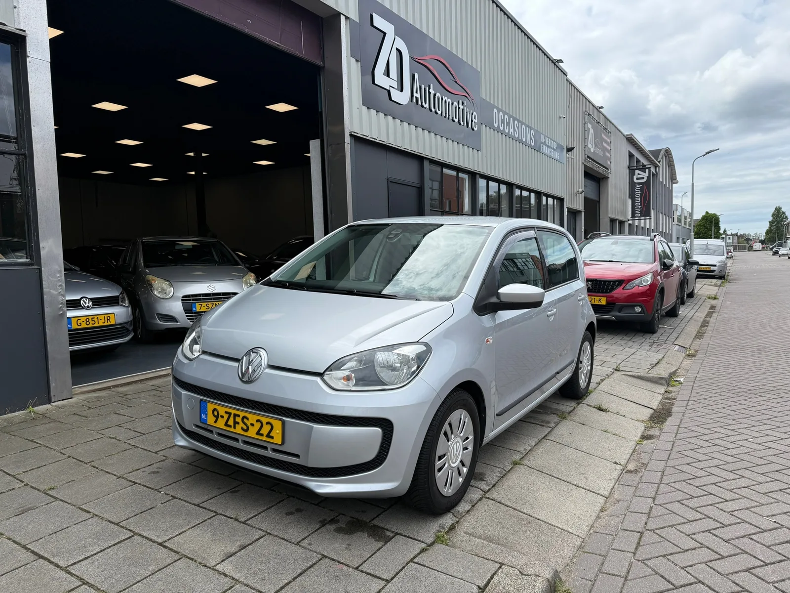 Volkswagen Up! (2015) — foto 1