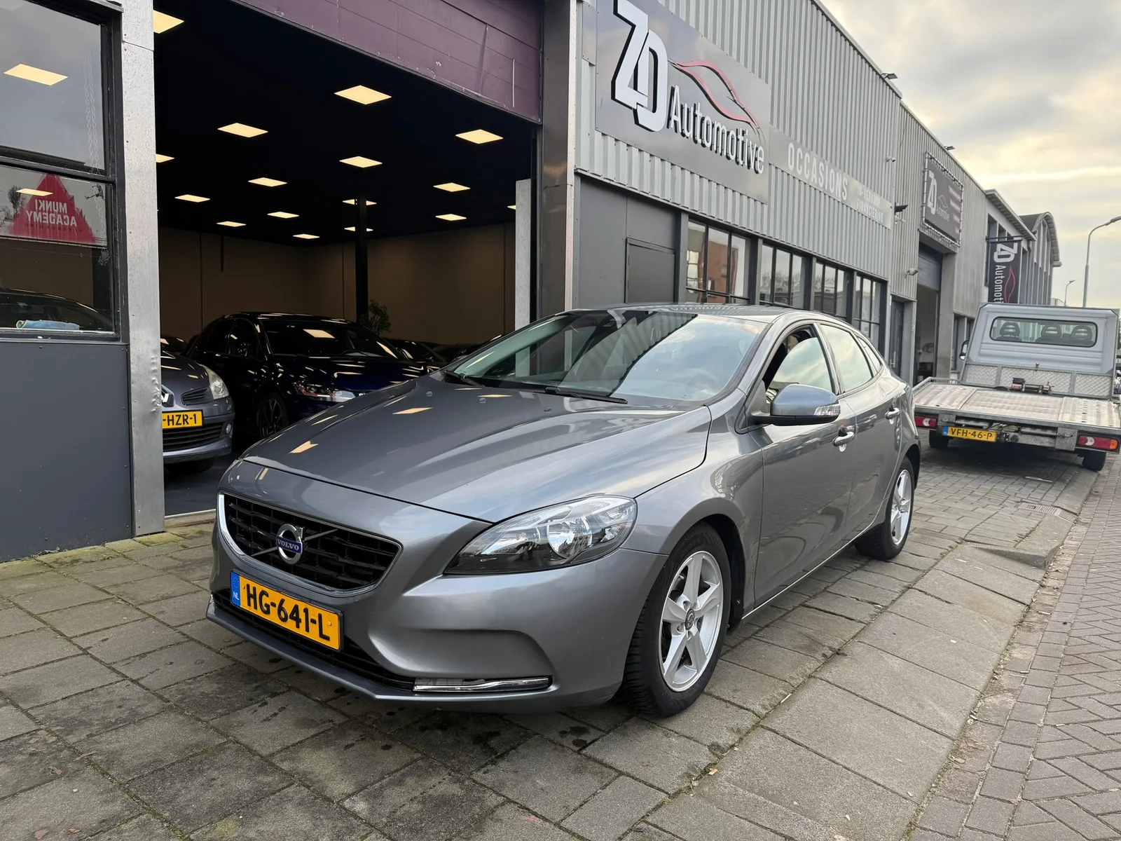 Volvo V40 (2014) — foto 1