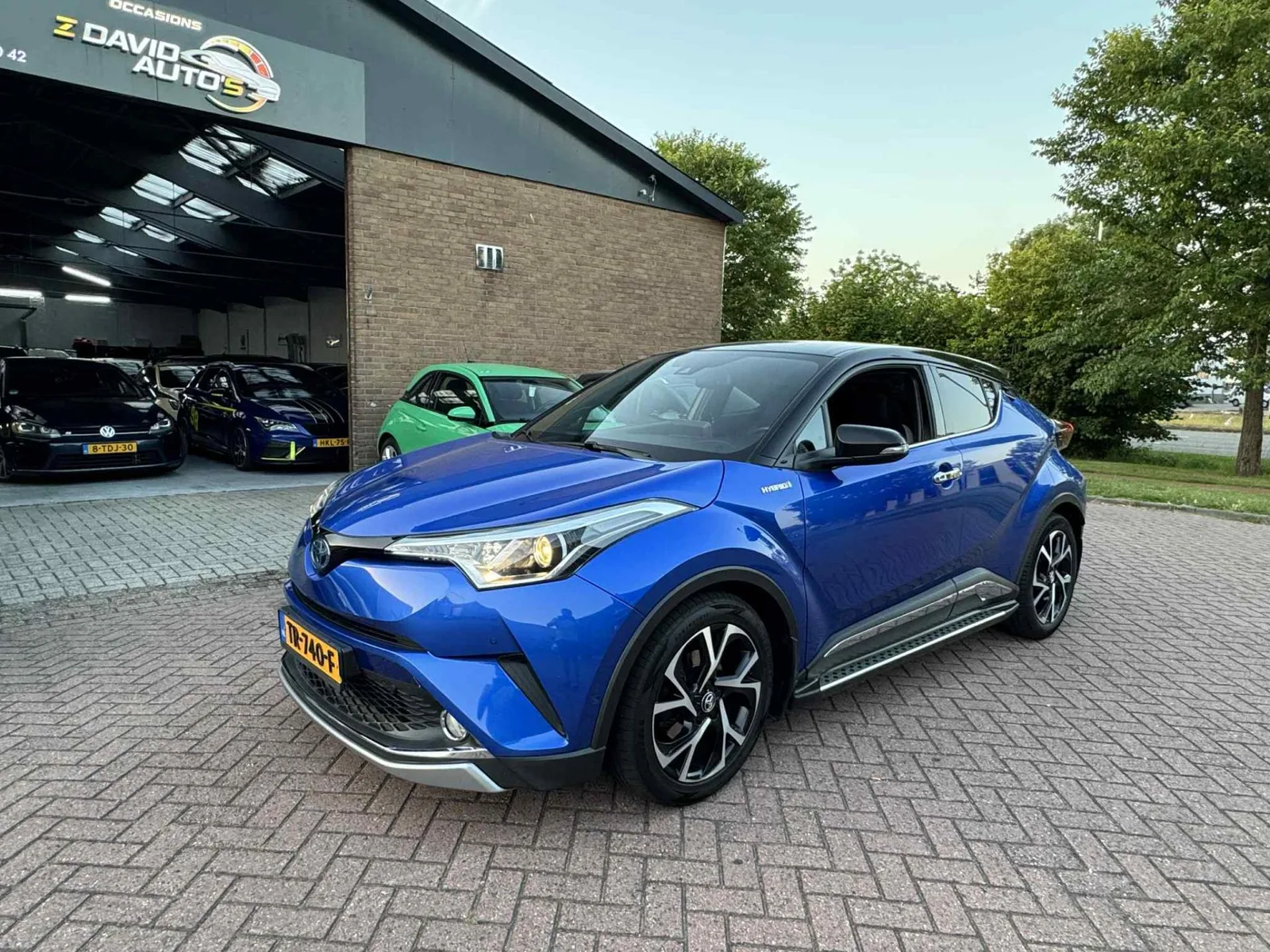 Toyota C-HR (2018) — foto 1