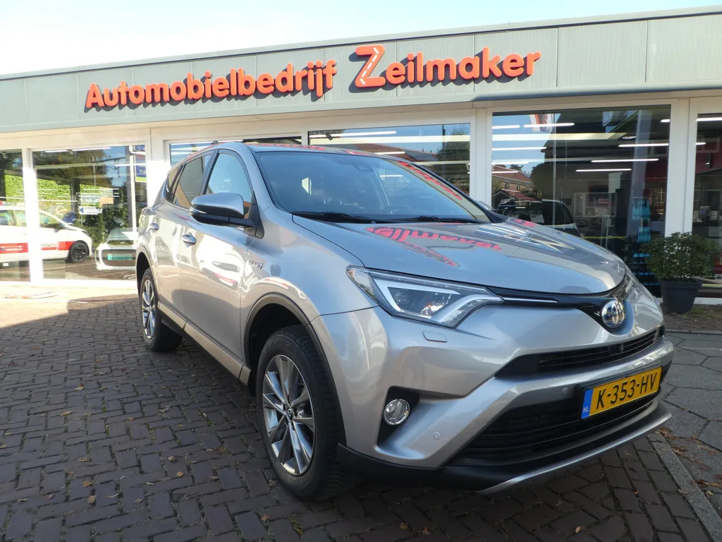 Toyota RAV4 (2018) — foto 1