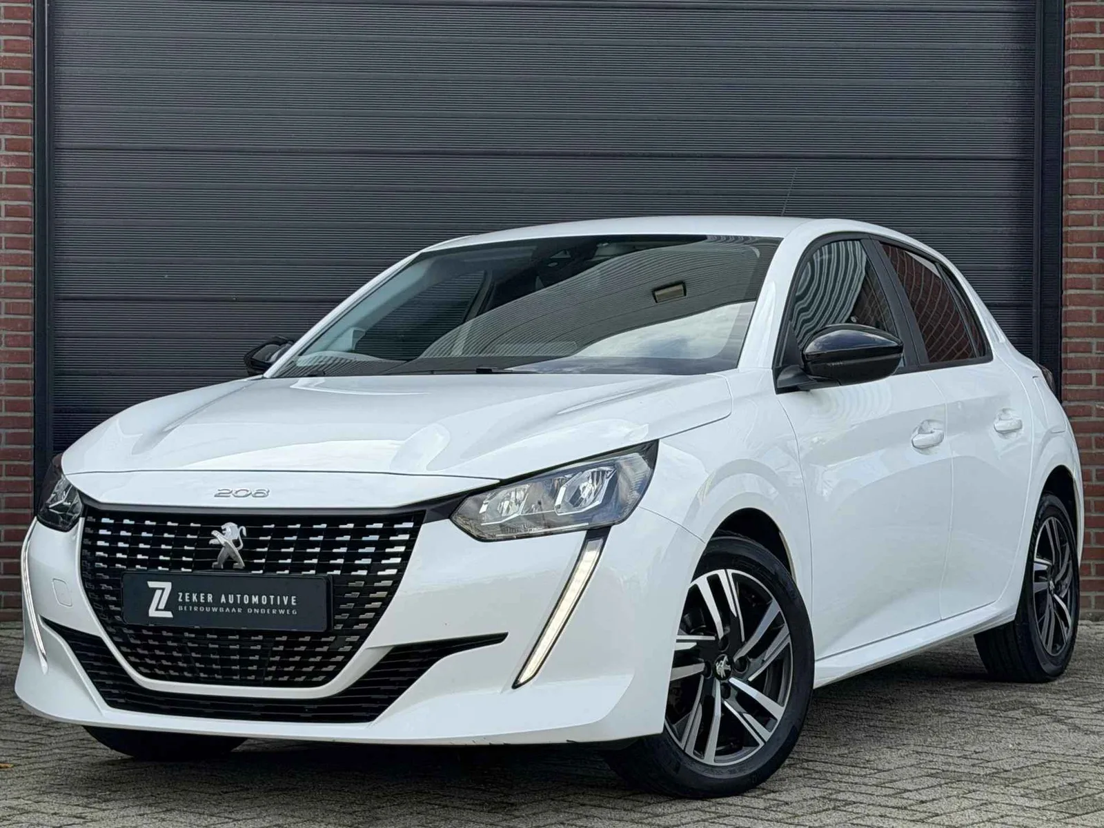 Peugeot 208 (2023) — foto 1