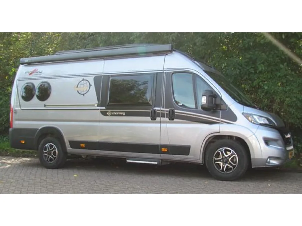 Malibu Van (2023) — foto 1
