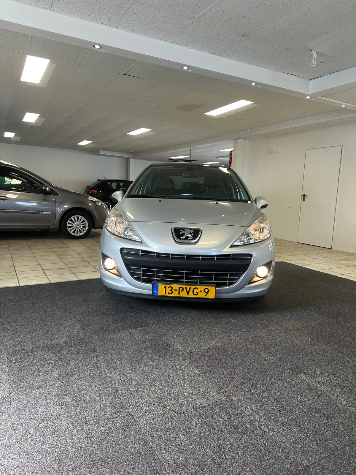 Peugeot 207 (2011) — foto 1