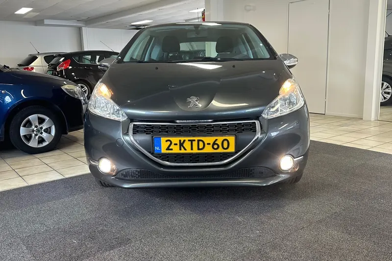 Peugeot 208 (2013)