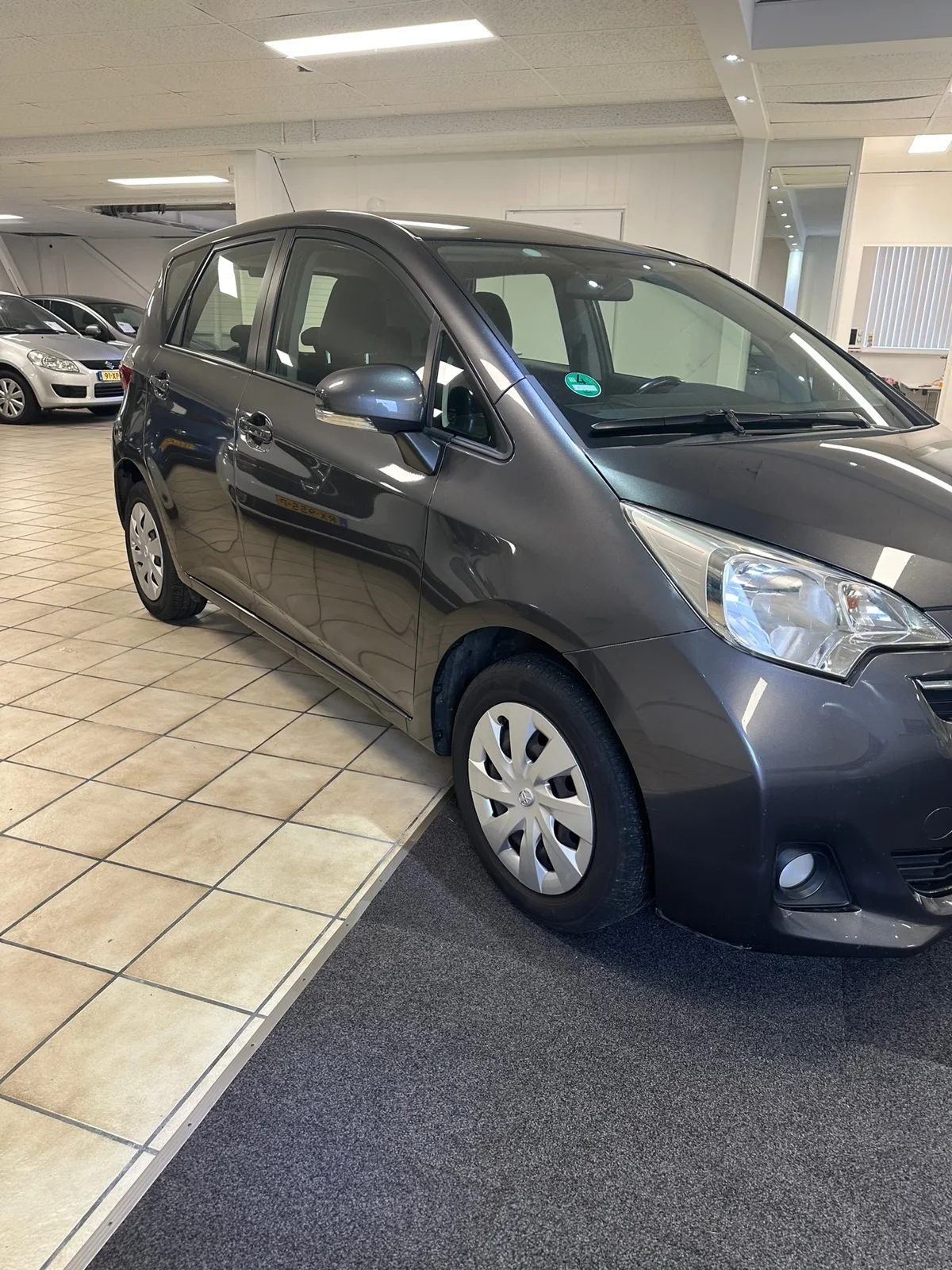Toyota Verso-S (2011) — foto 1
