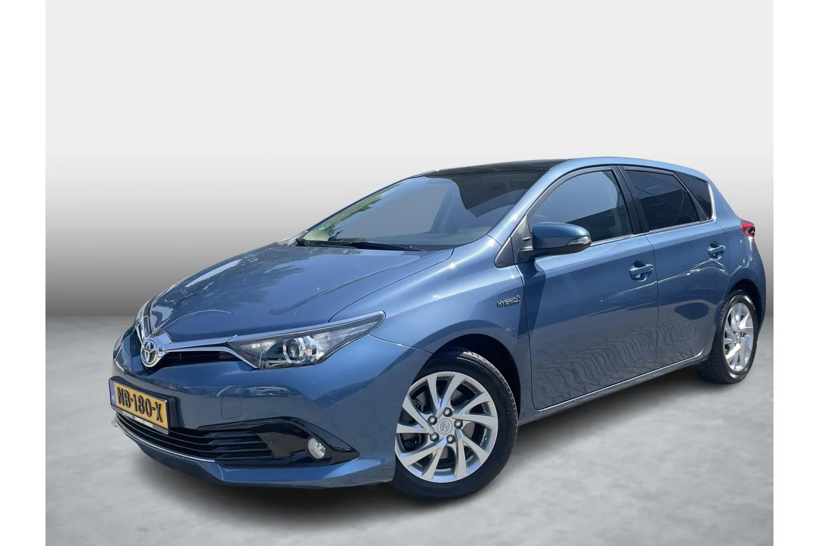 Toyota Auris (2016) — foto 1