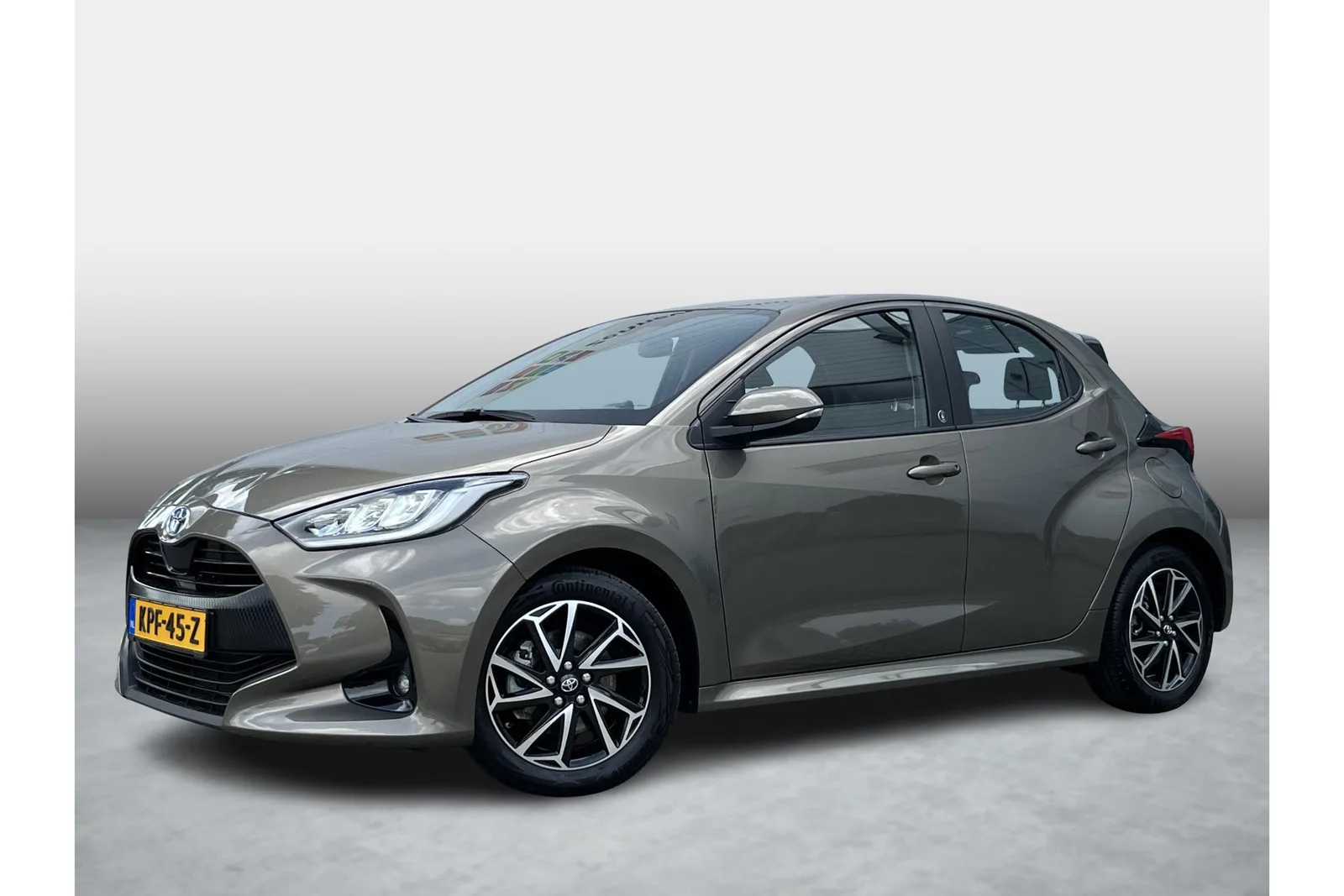 Toyota Yaris (2023) — foto 1