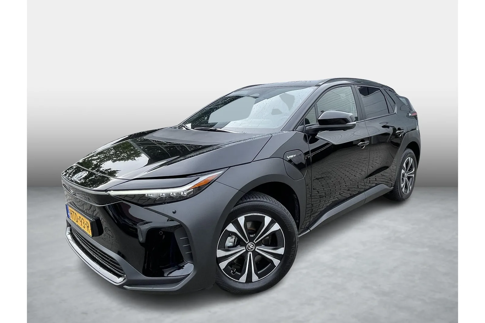 Toyota bZ4X (2025) — foto 1